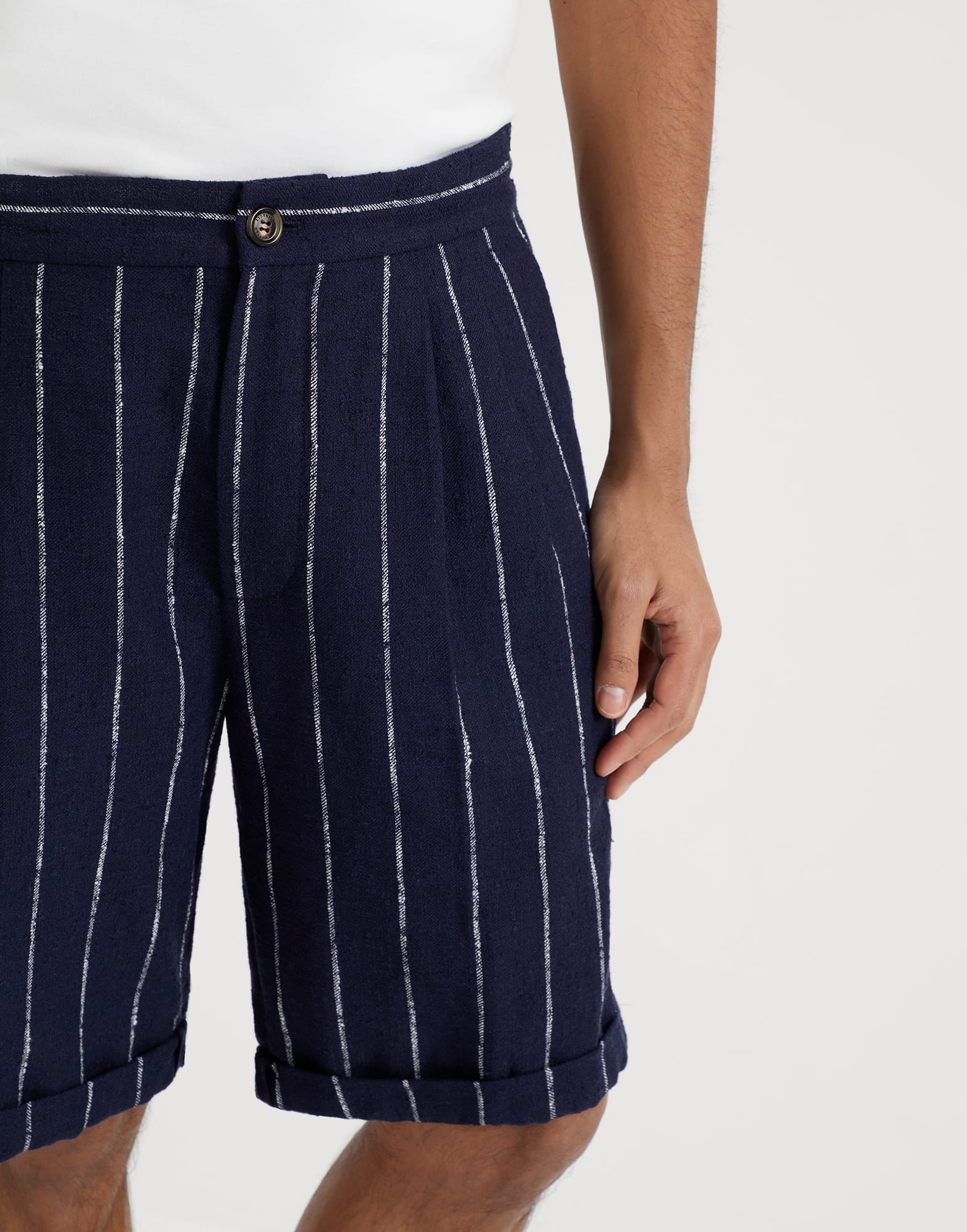 Linen, wool and silk chalk stripe Bermuda shorts with drawstring and double pleats - 3