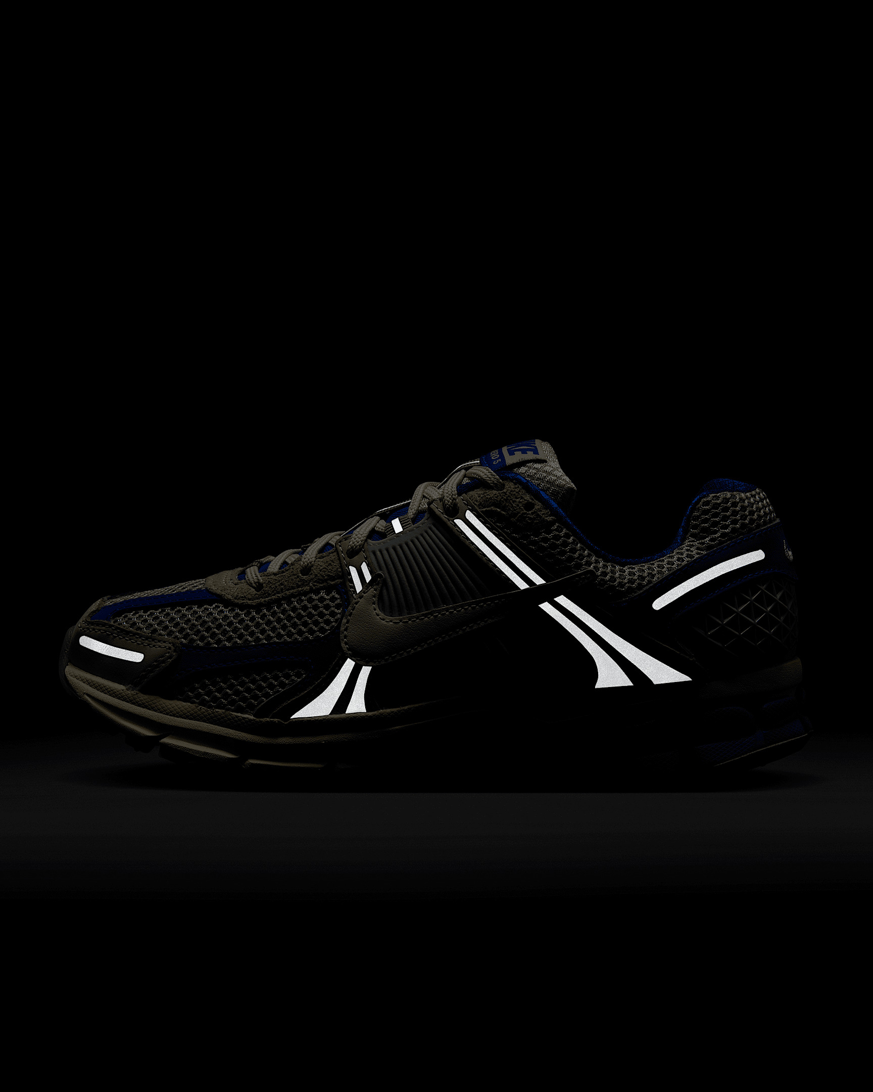 Nike Zoom Vomero 5 Women's Shoes - 11