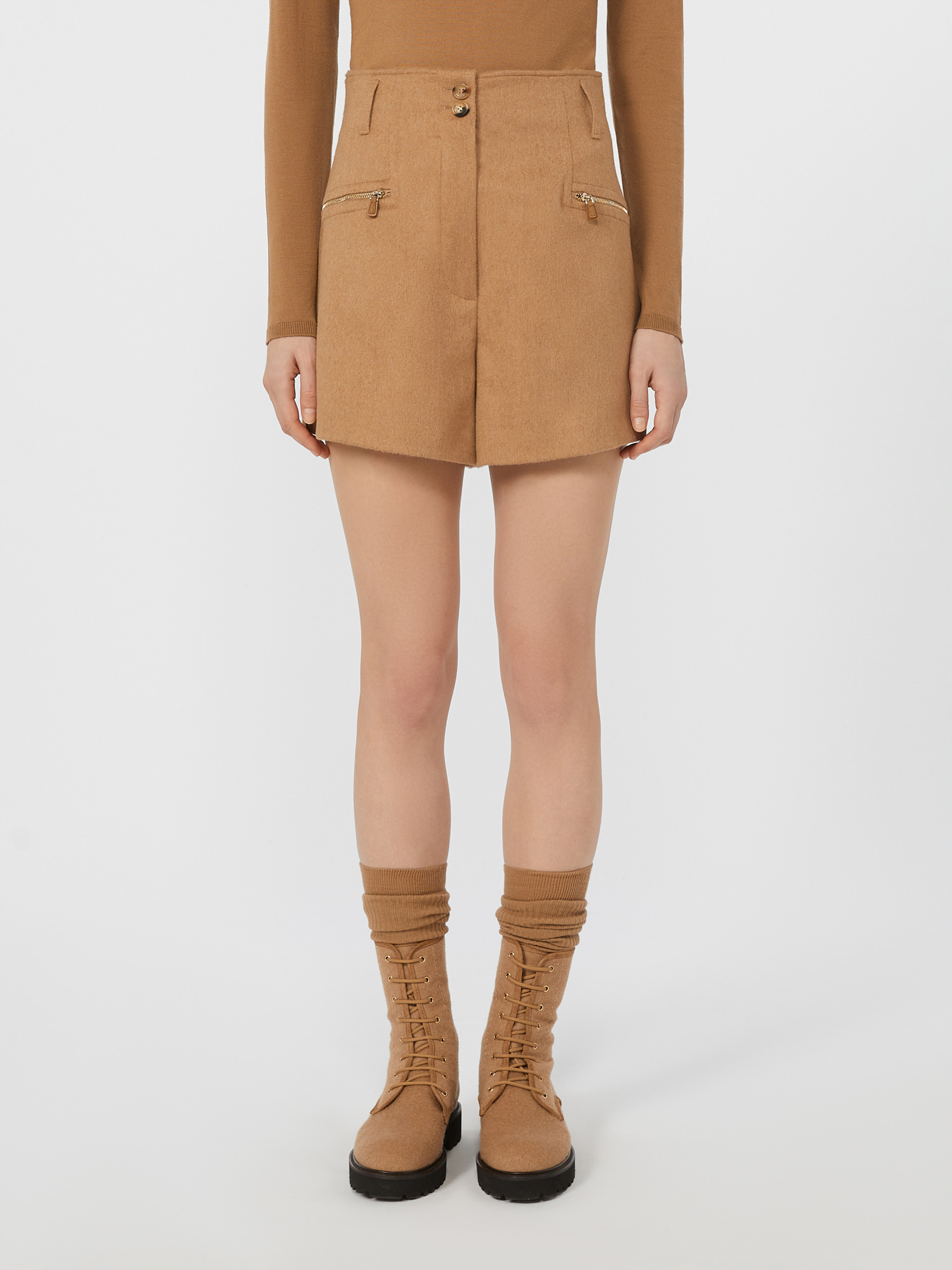 LOLA Camel colour shorts - 3
