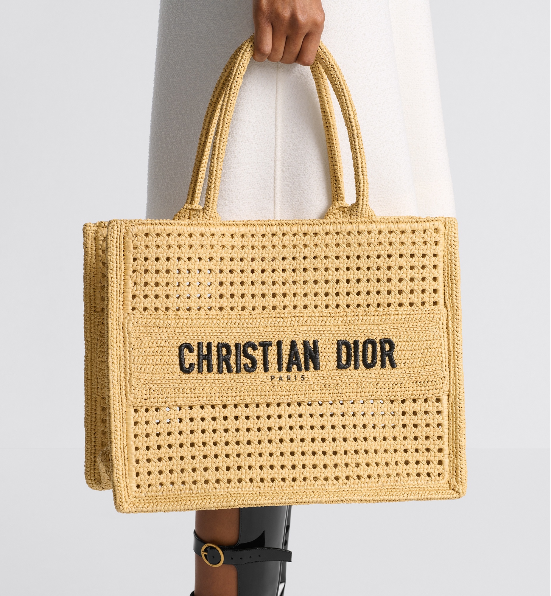 【無料郵送/関税込/正規品】 Dior Medium Book Tote Embroidery Medium Dior Book Tote White and Gold-Tone Dior Oblique