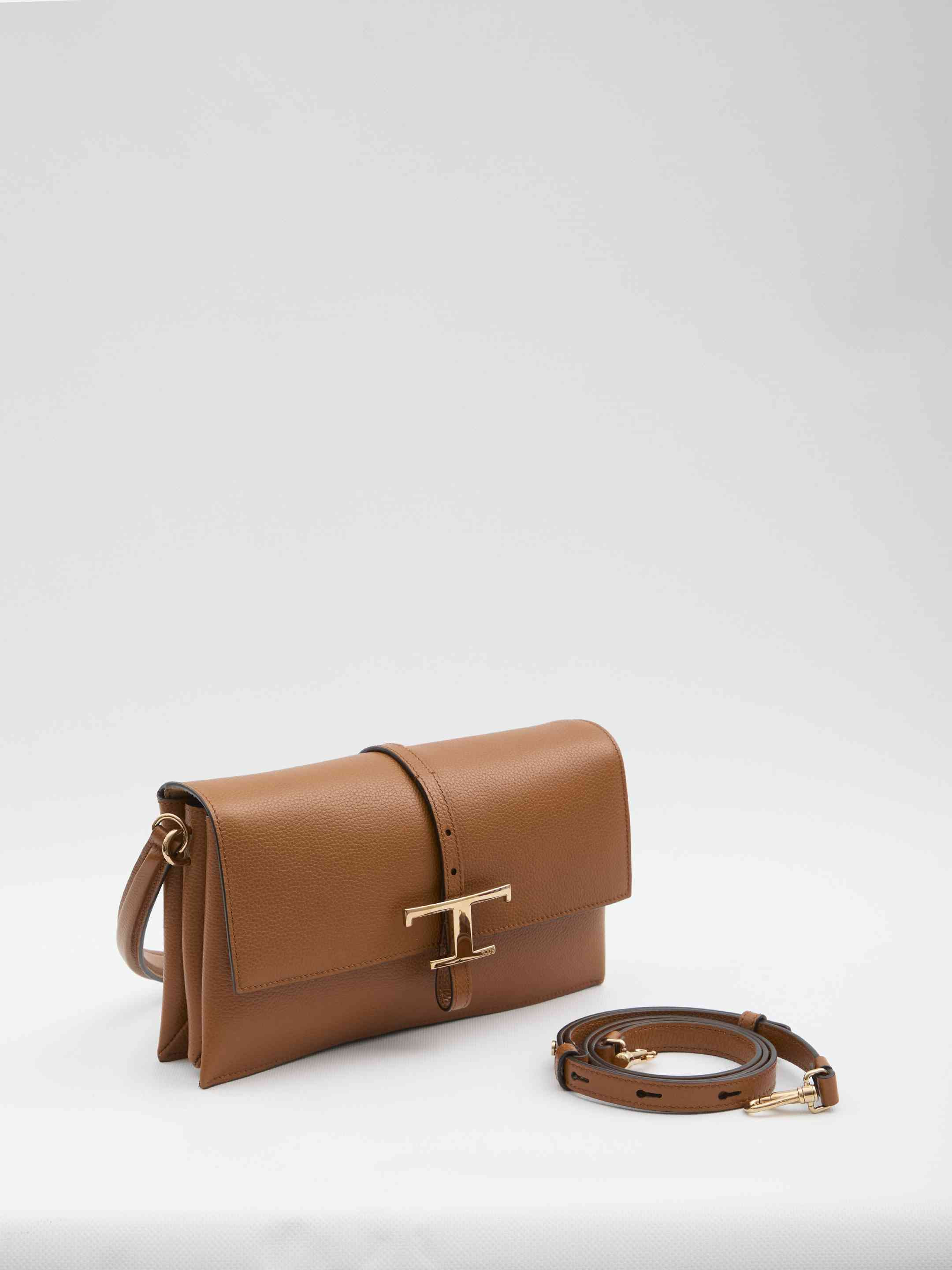 Tod's Women T Timelss Flap Bag In Leather - 5