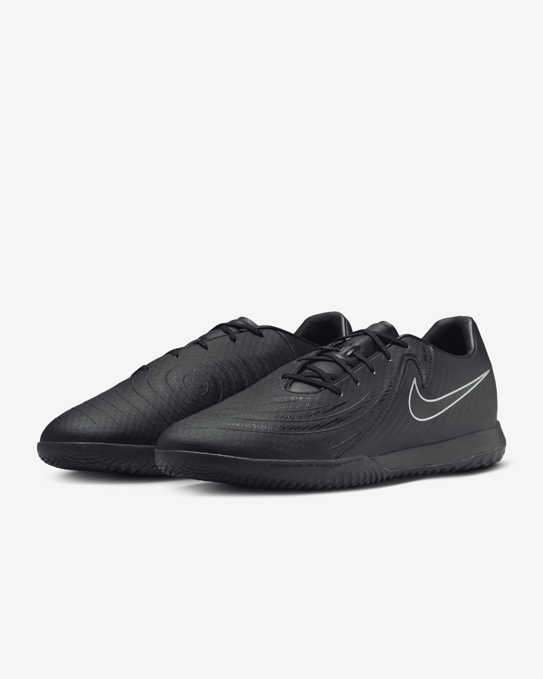 Nike Phantom GX 2 Academy IC Low-Top Soccer Shoes - 5