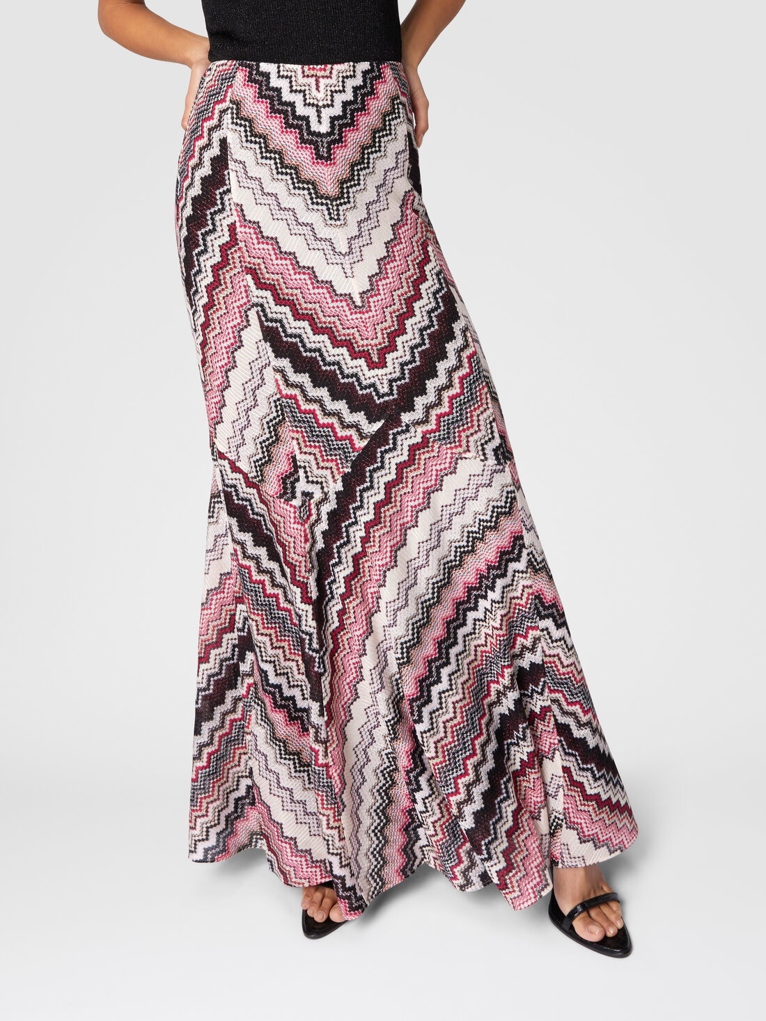 Long flared skirt with lamé serrated zig zag pattern - 4