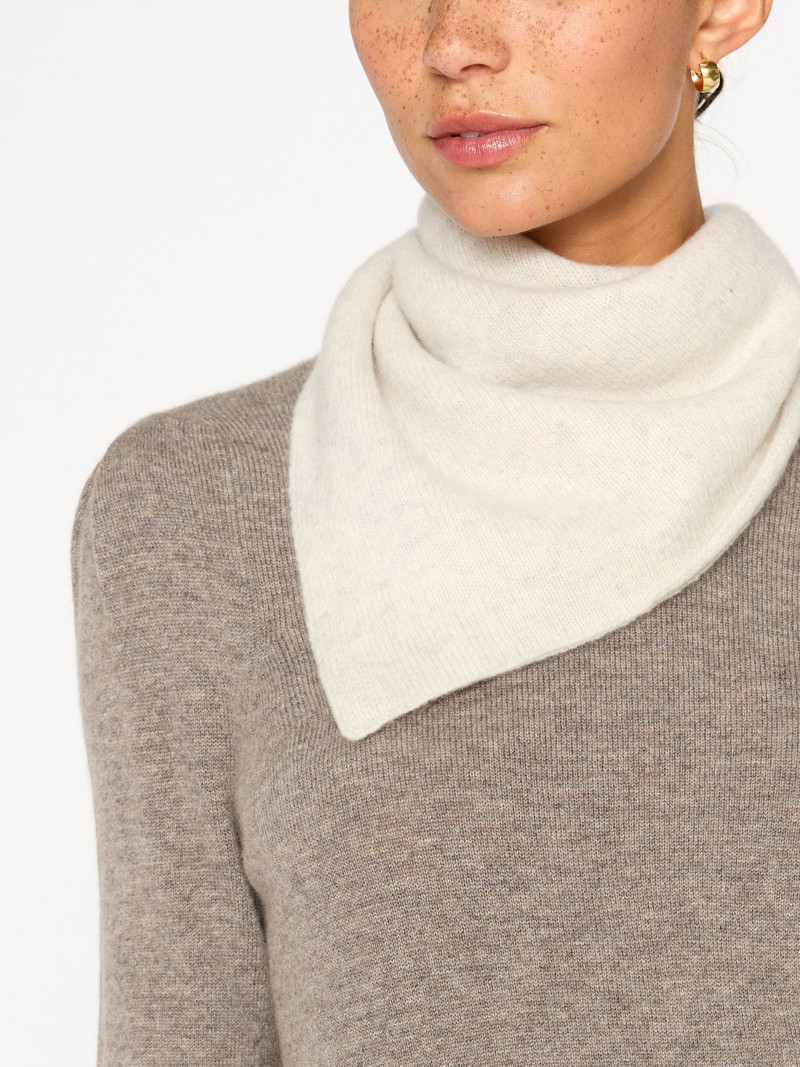 The Cashmere Neck Square 1