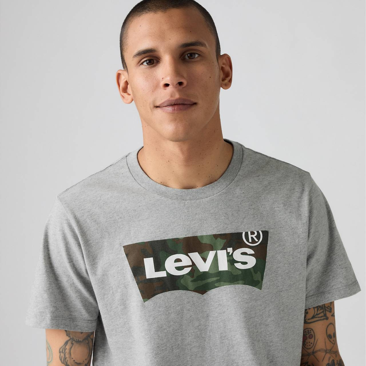 CLASSIC GRAPHIC T-SHIRT - 5