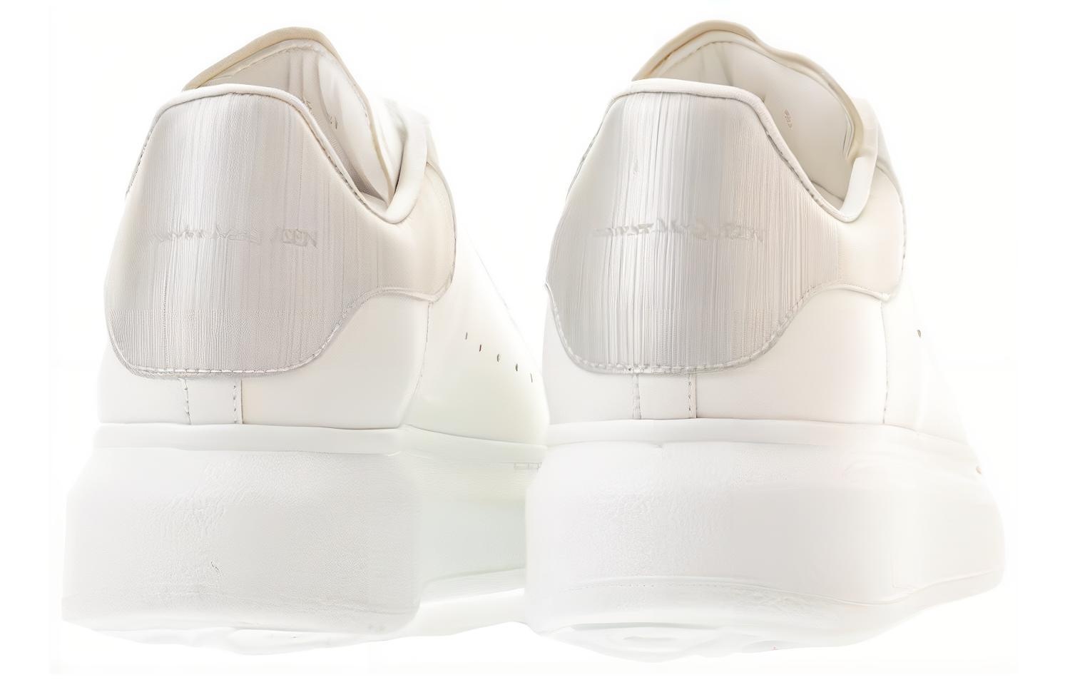 (WMNS) Alexander McQueen Oversized Sneakers 'Silver White' 781742WIEE99071 - 4