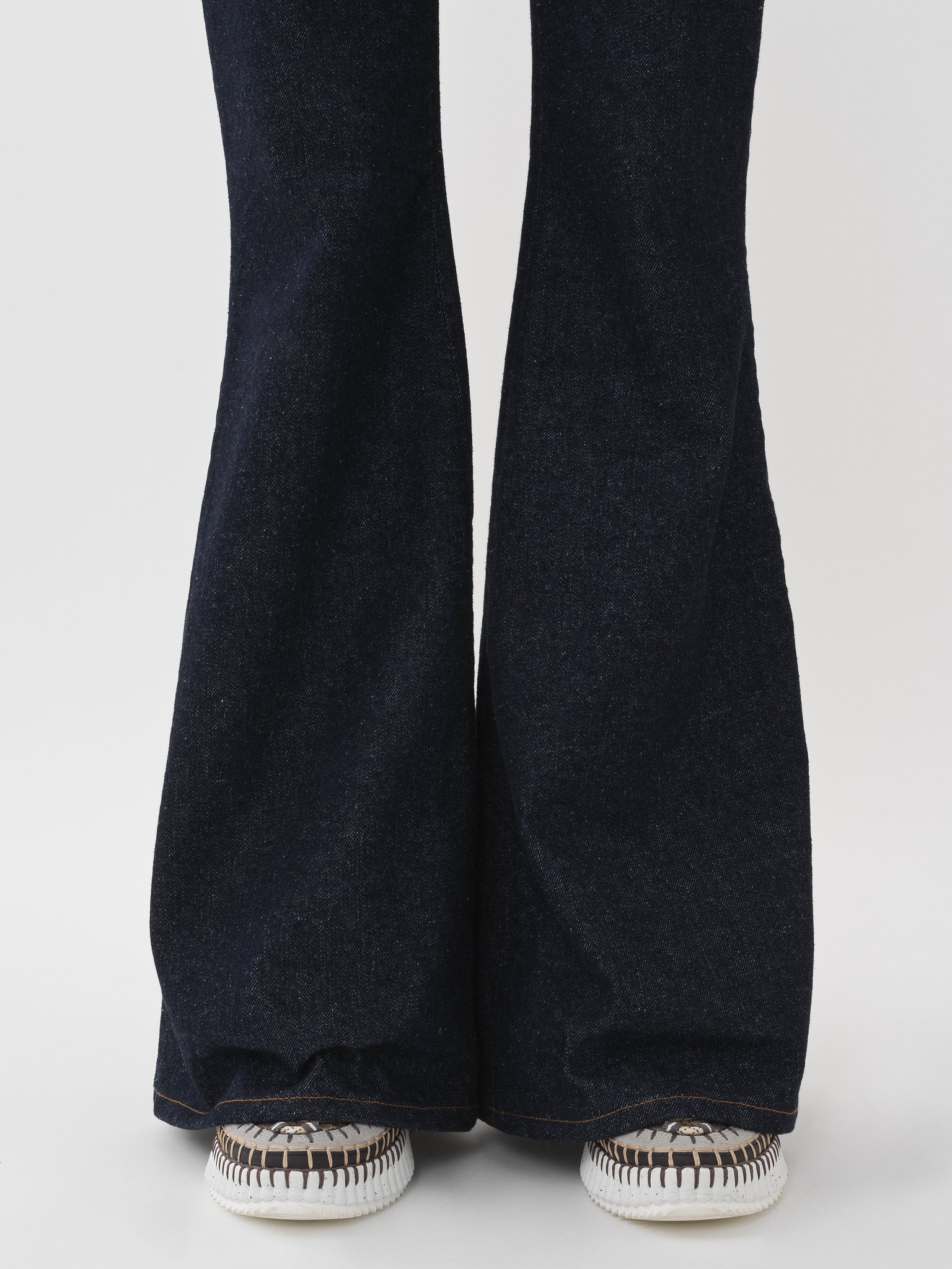 "MERAPI" FLARE JEANS - 6