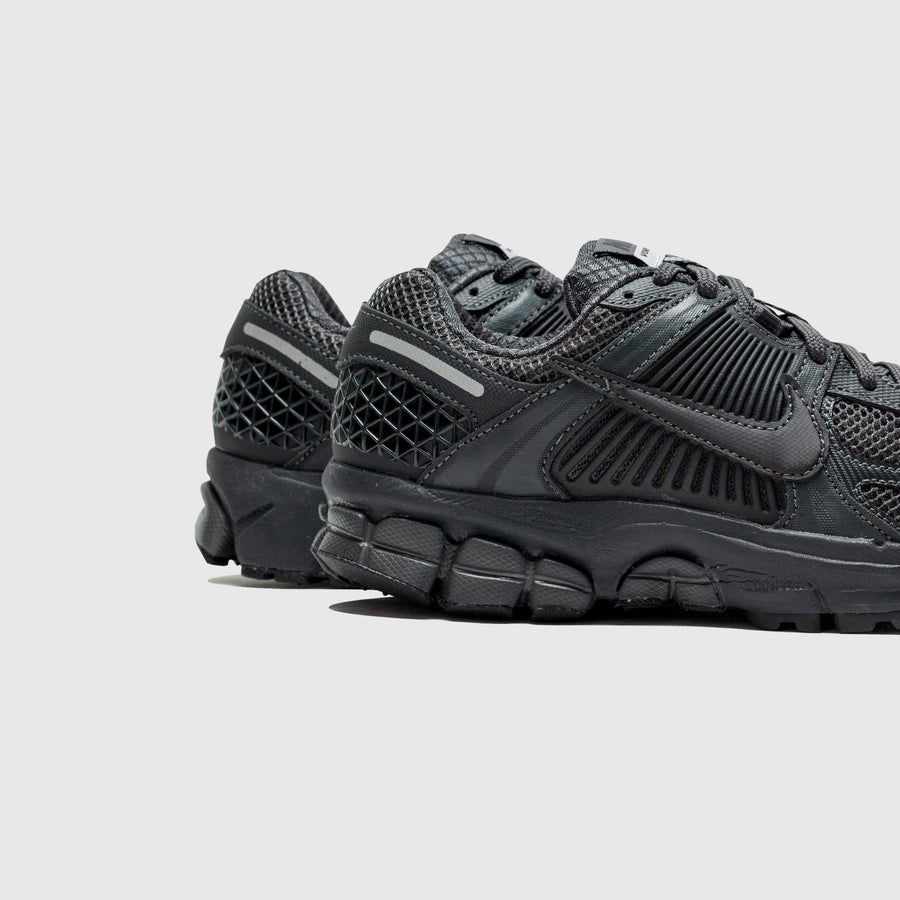 WMNS ZOOM VOMERO 5 "TRIPLE BLACK" - 5