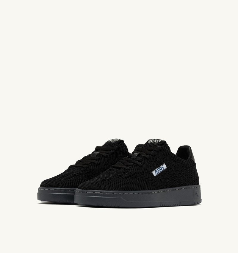 AUTRY MEDALIST EASEKNIT LOW SNEAKERS IN BLACK KNIT outlook