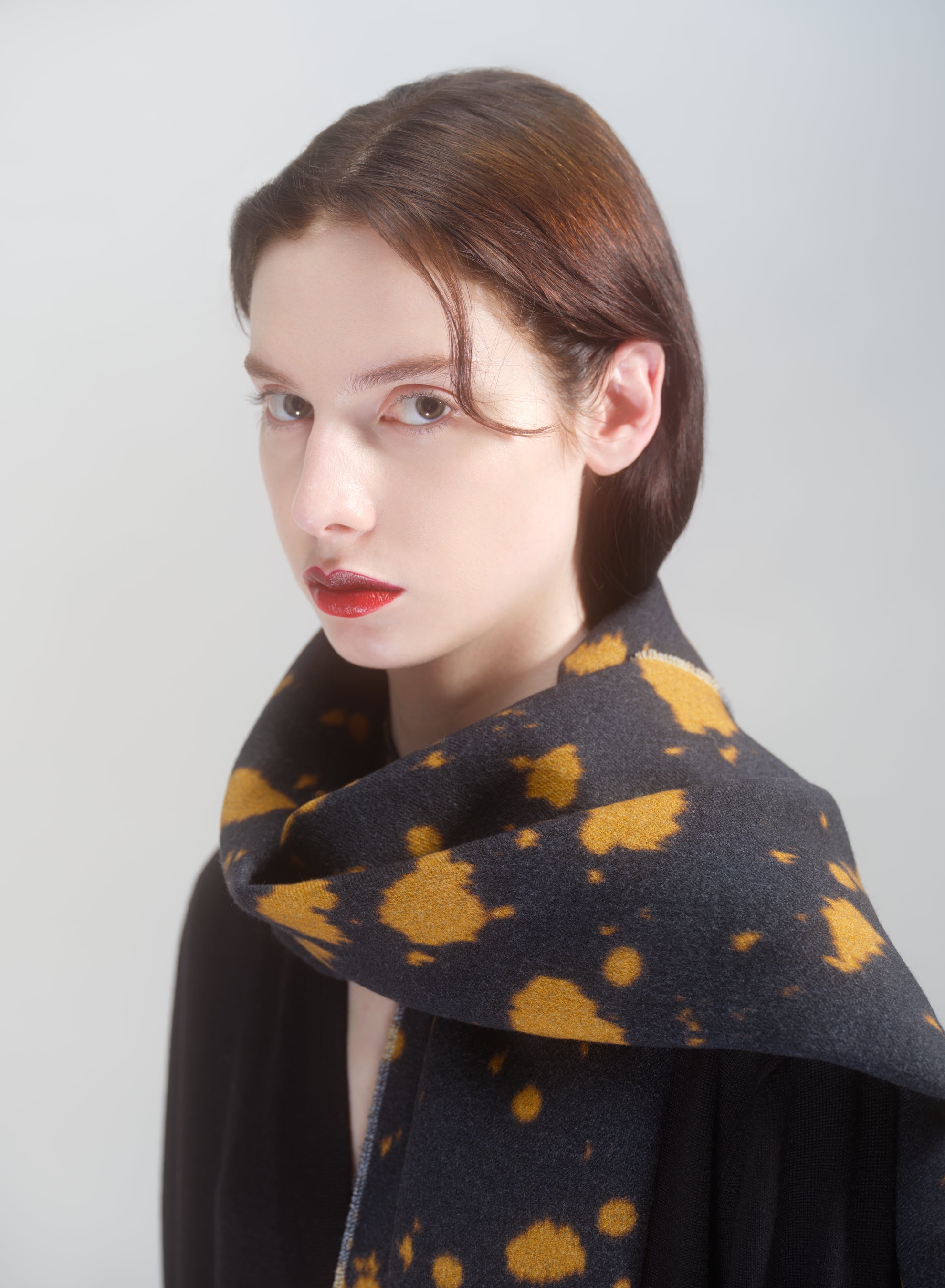 SPOTTED WOOL SCARF - 2