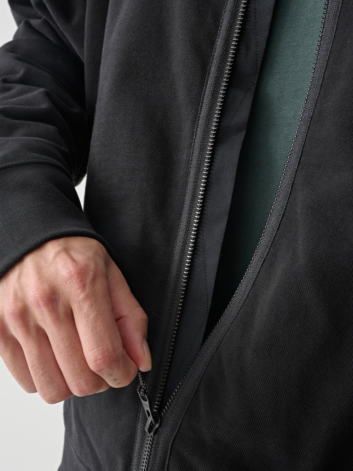 Essentials Zip Crew - 4