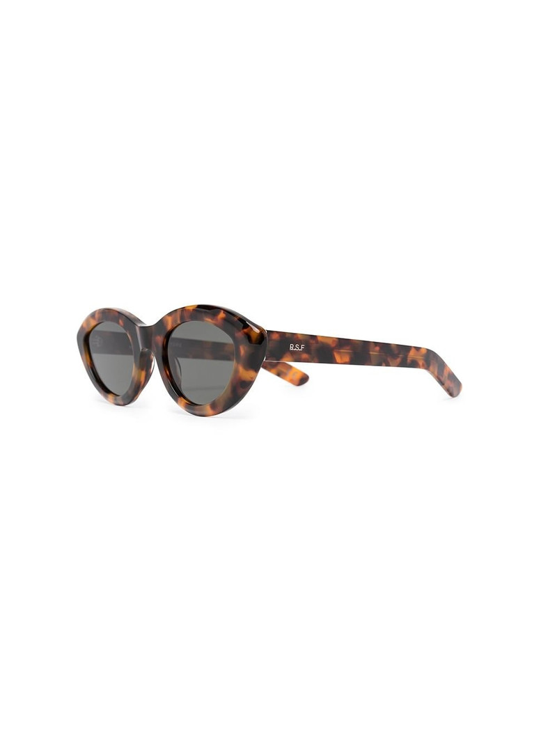RETROSUPERFUTURE Cocca tortoiseshell cat-eye sunglasses outlook