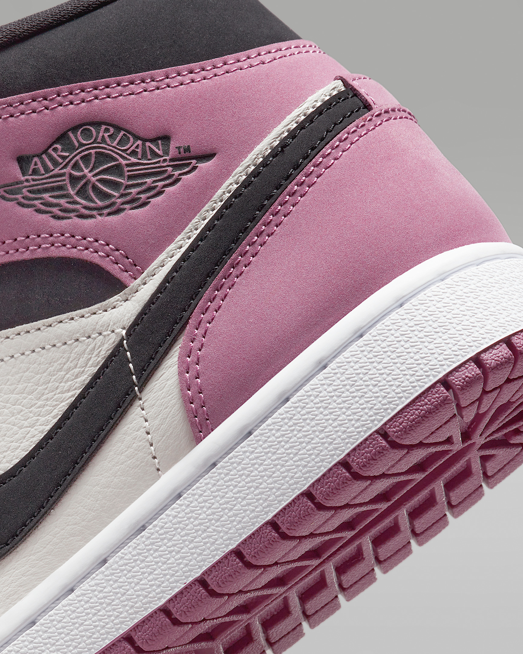 Air Jordan 1 Mid SE Women's Shoes - 8