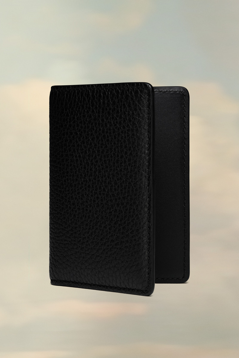 Bi-fold leather cardholder 1