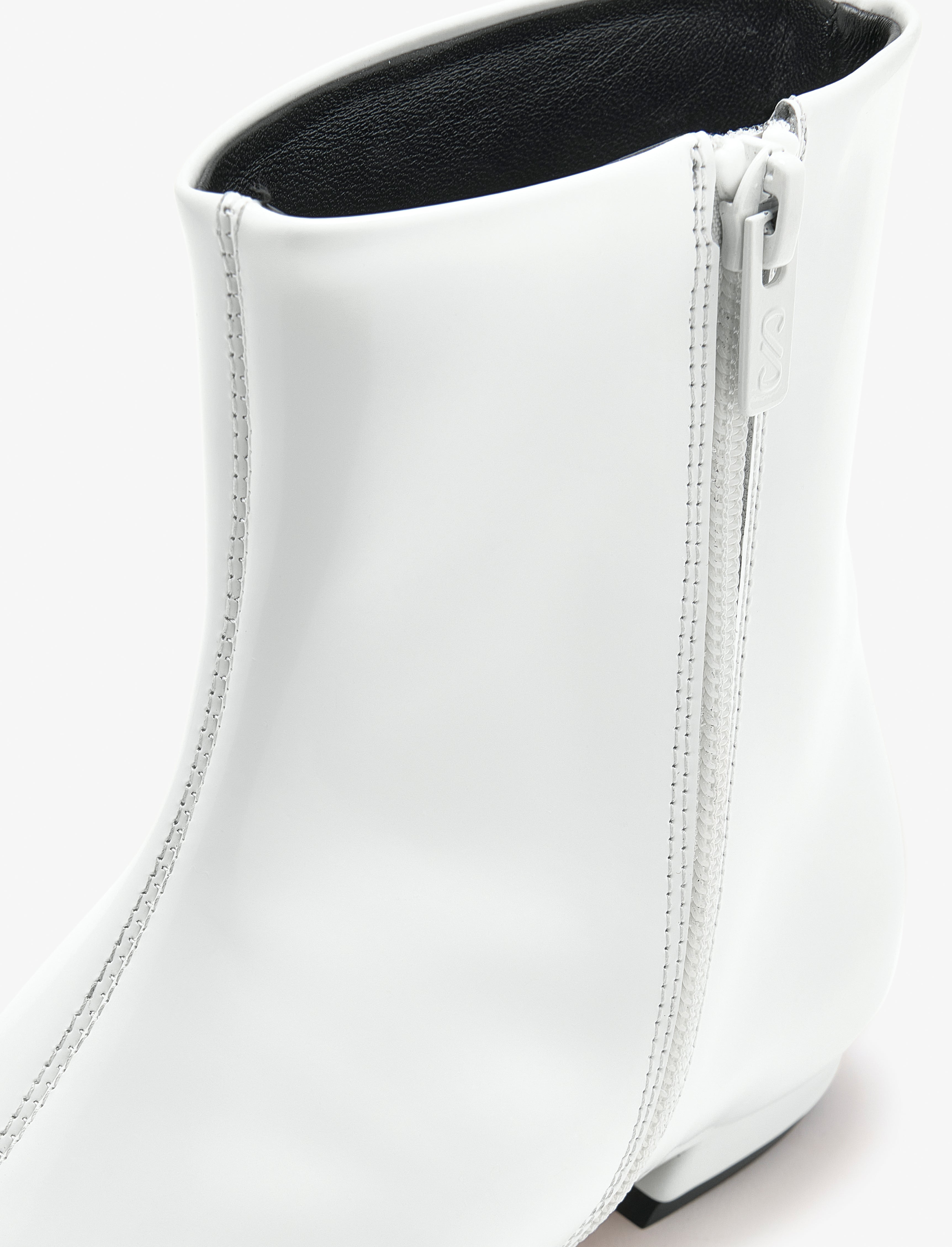 Trap Flat Ankle Boots in Spazzolato Leather - 5