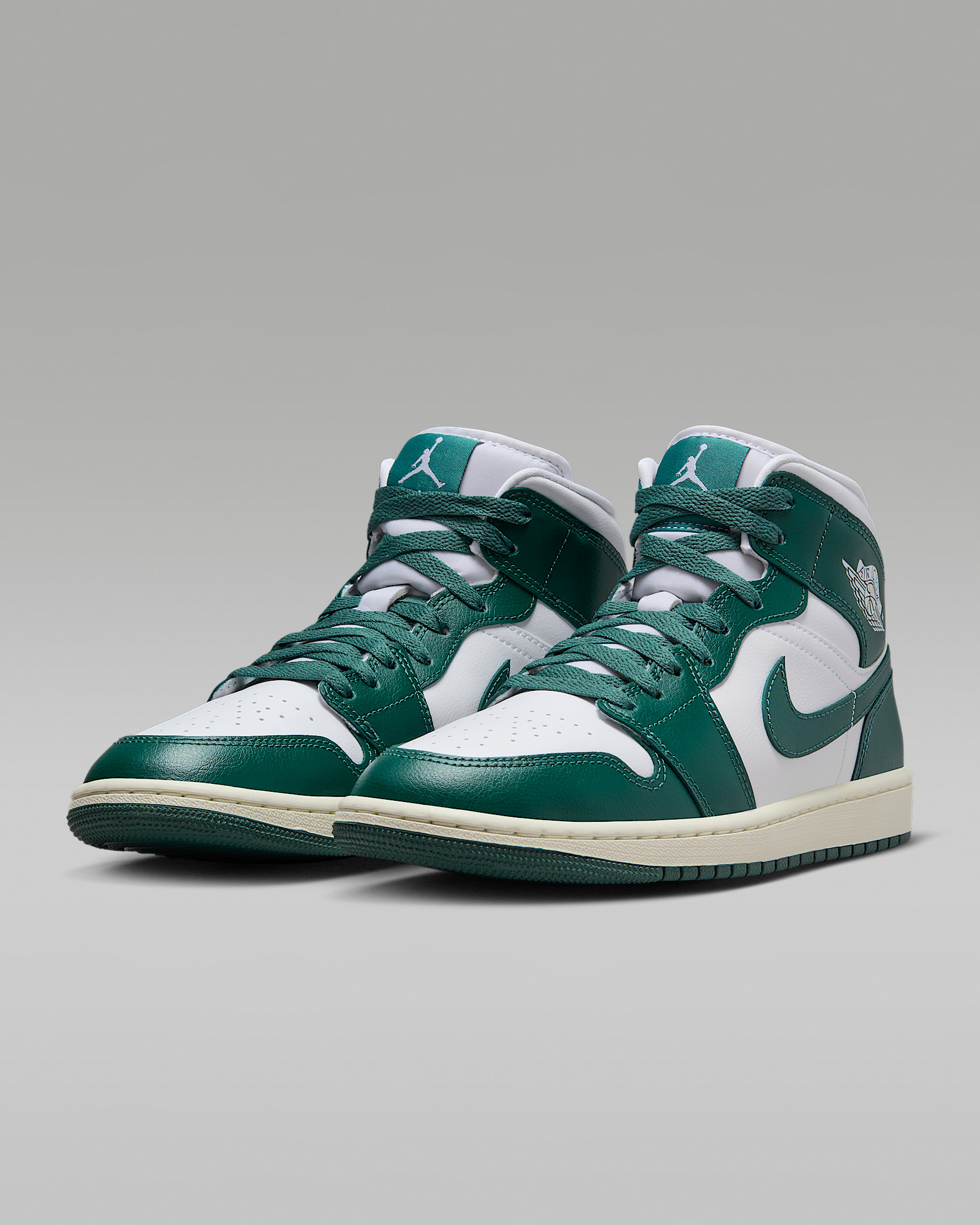 Air Jordan 1 Mid Women's Shoes - 5