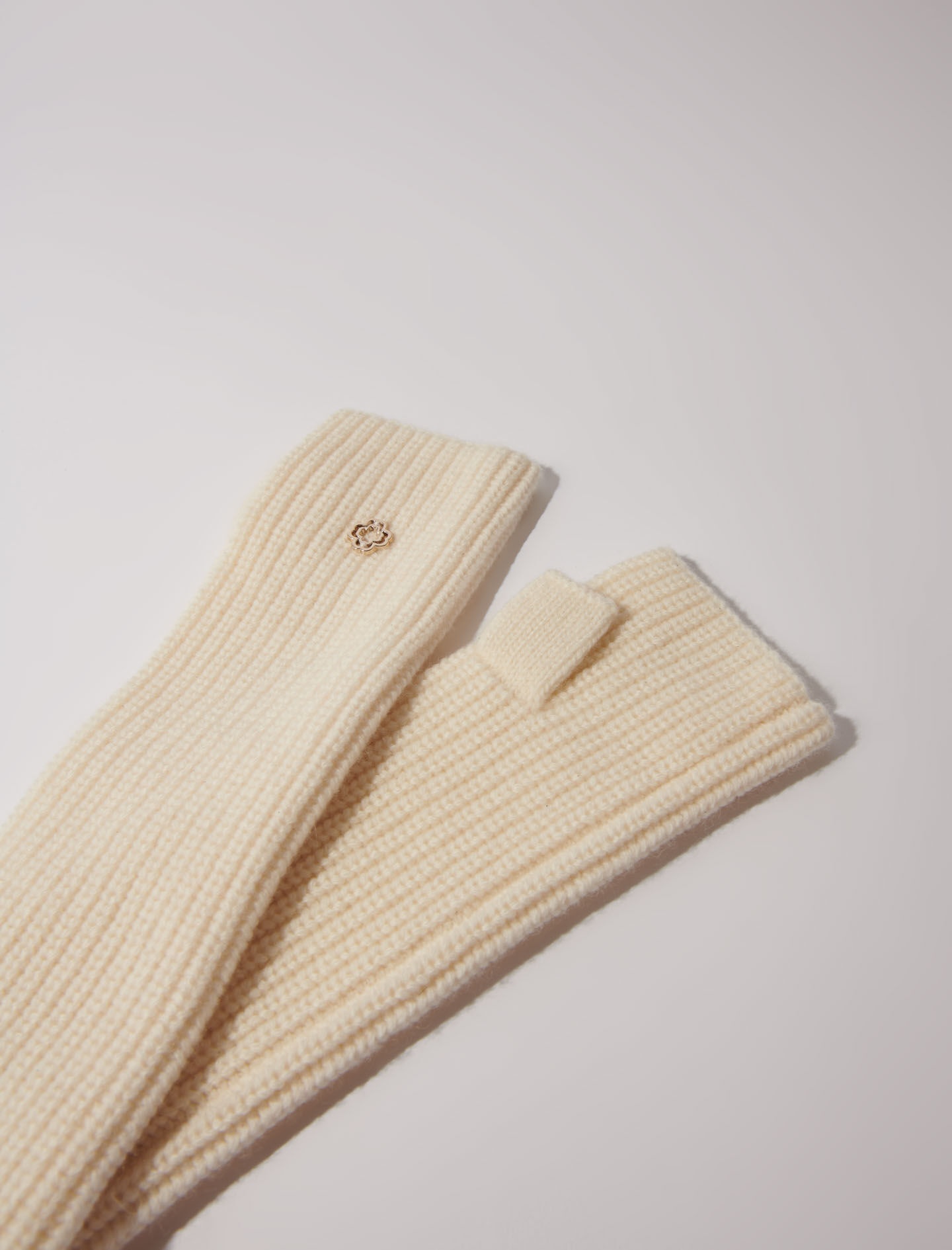 Wool and cashmere mittens - 5