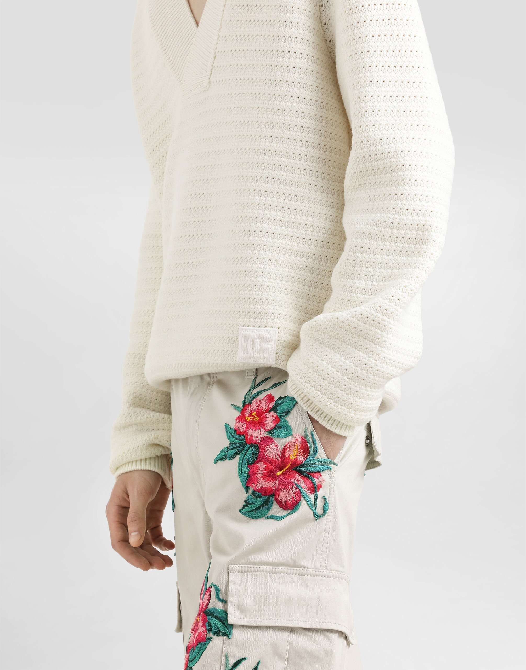 Wool V-neck sweater with DG embroidery - 4