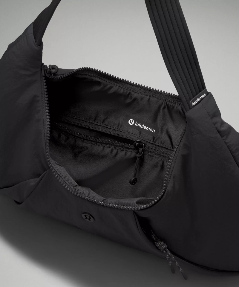 Pleated Shoulder Bag 10L 4