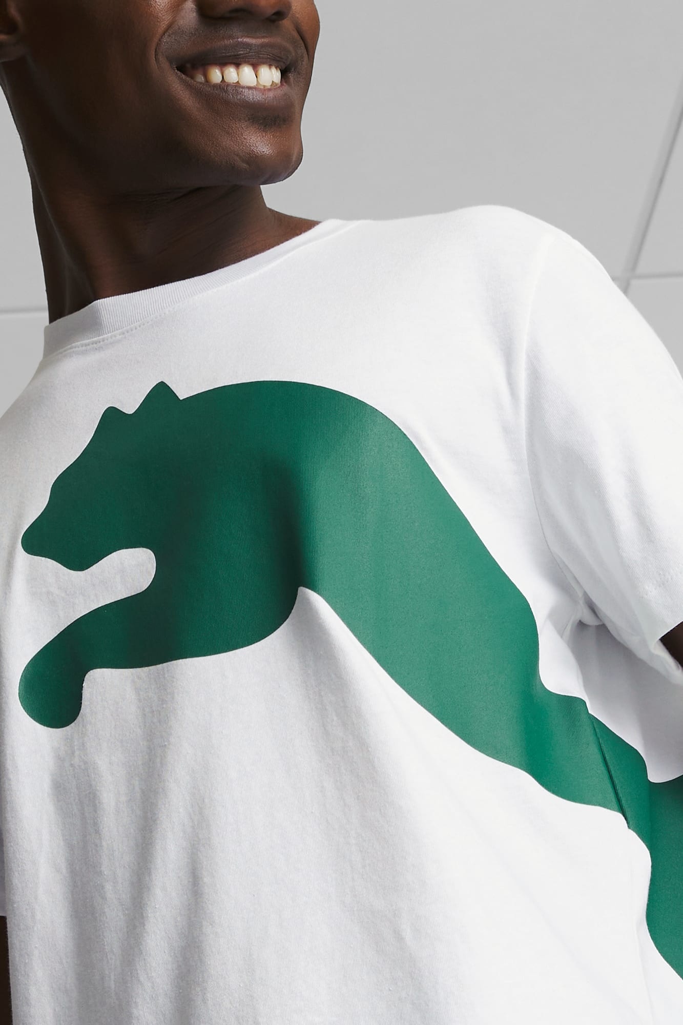 Oversized Logo Men's Tee - 7