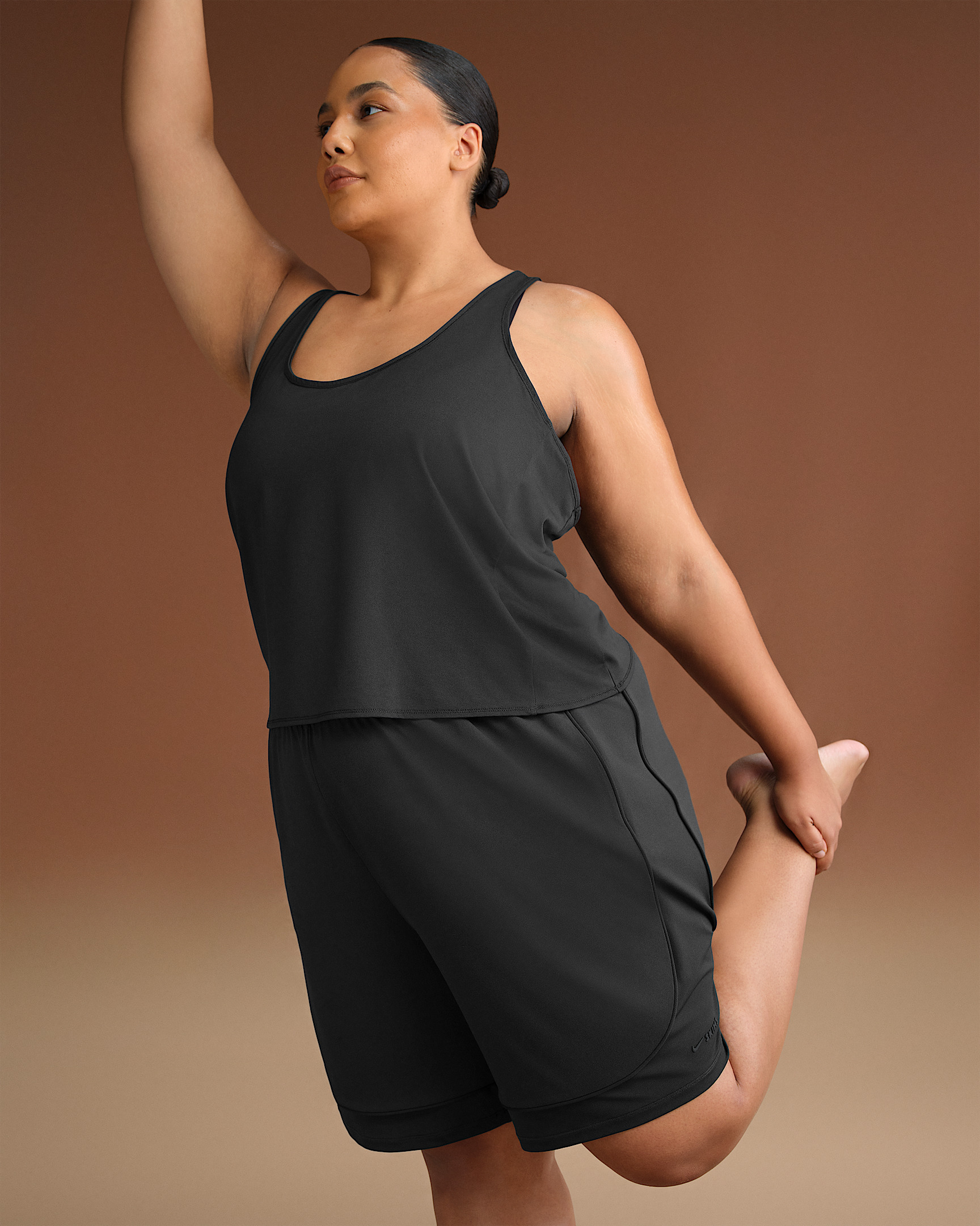 NikeSKIMS Airy Women's Relaxed Shorts - 9