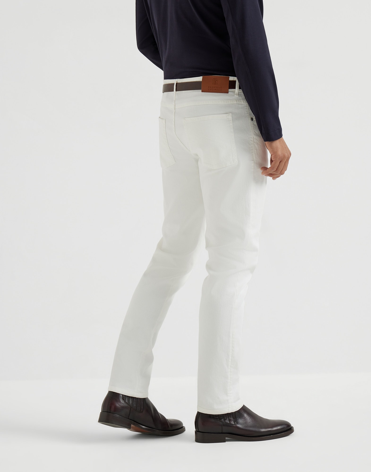 Garment-dyed slim fit trousers in comfort cotton lightweight denim - 2