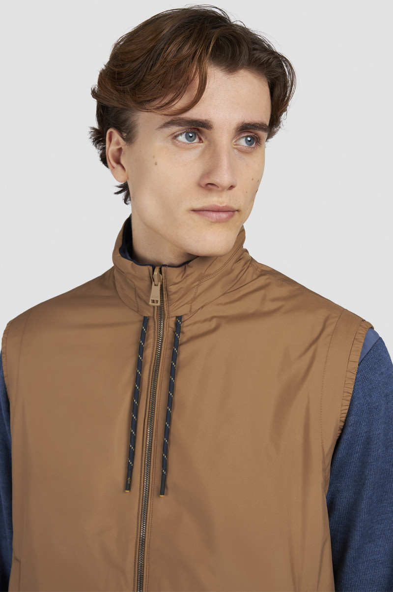 REVERSIBLE GILET IN WOOL, SILK, AND MICROFIBER 4