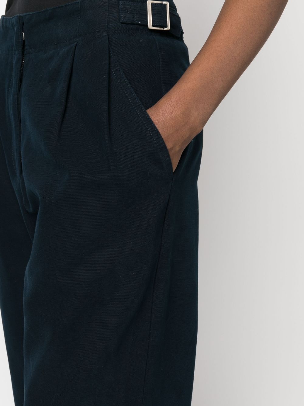 pleat-detail wide-leg cotton trousers - 5