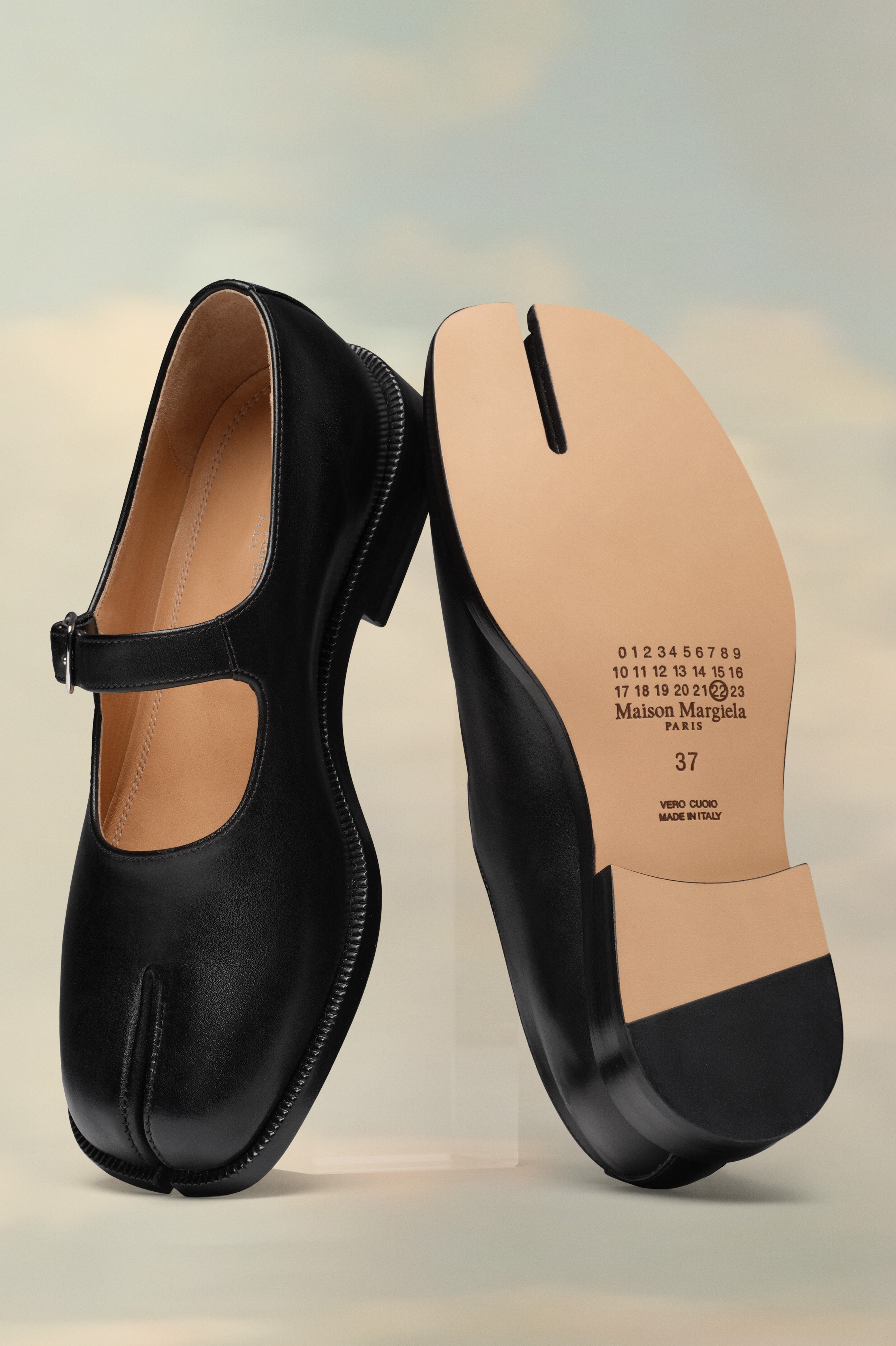 Maison Margiela Tabi Mary-Janes | REVERSIBLE
