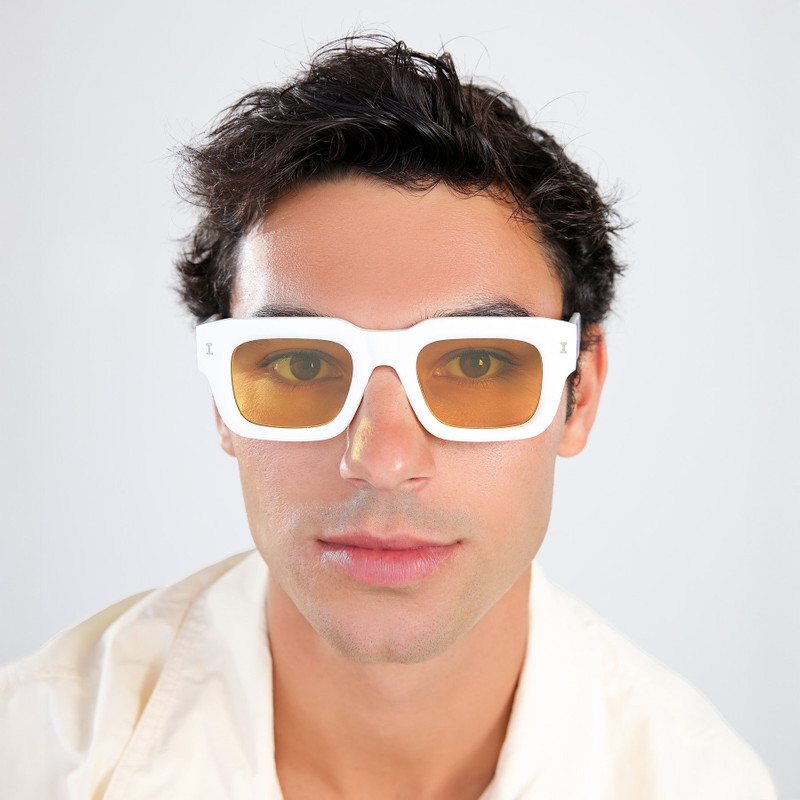 illesteva Lewis 50 Sunglasses outlook