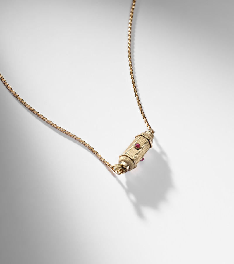 Coco Micro 18kt gold locket necklace with rubies 5