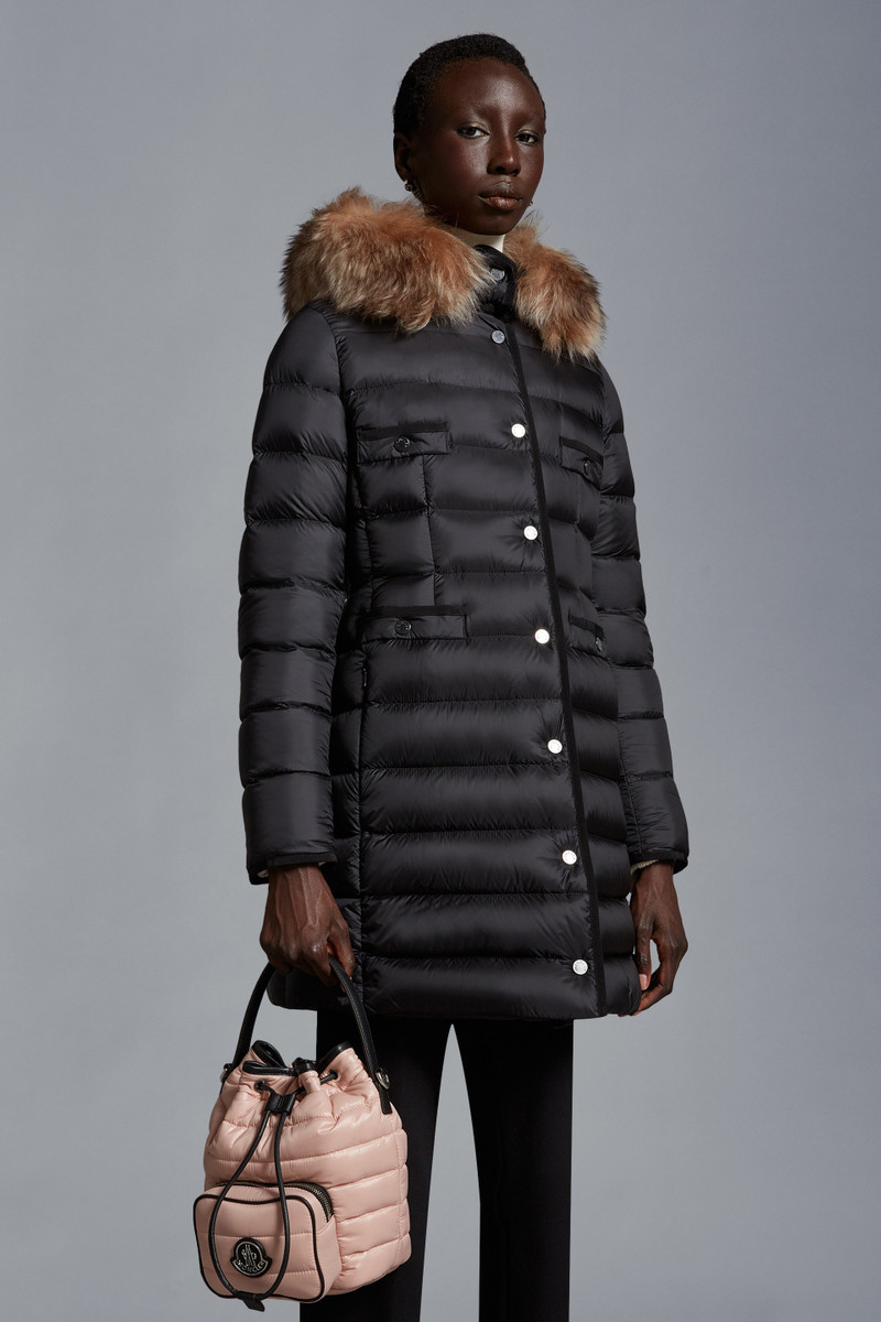 Moncler Kilia Bucket Bag outlook