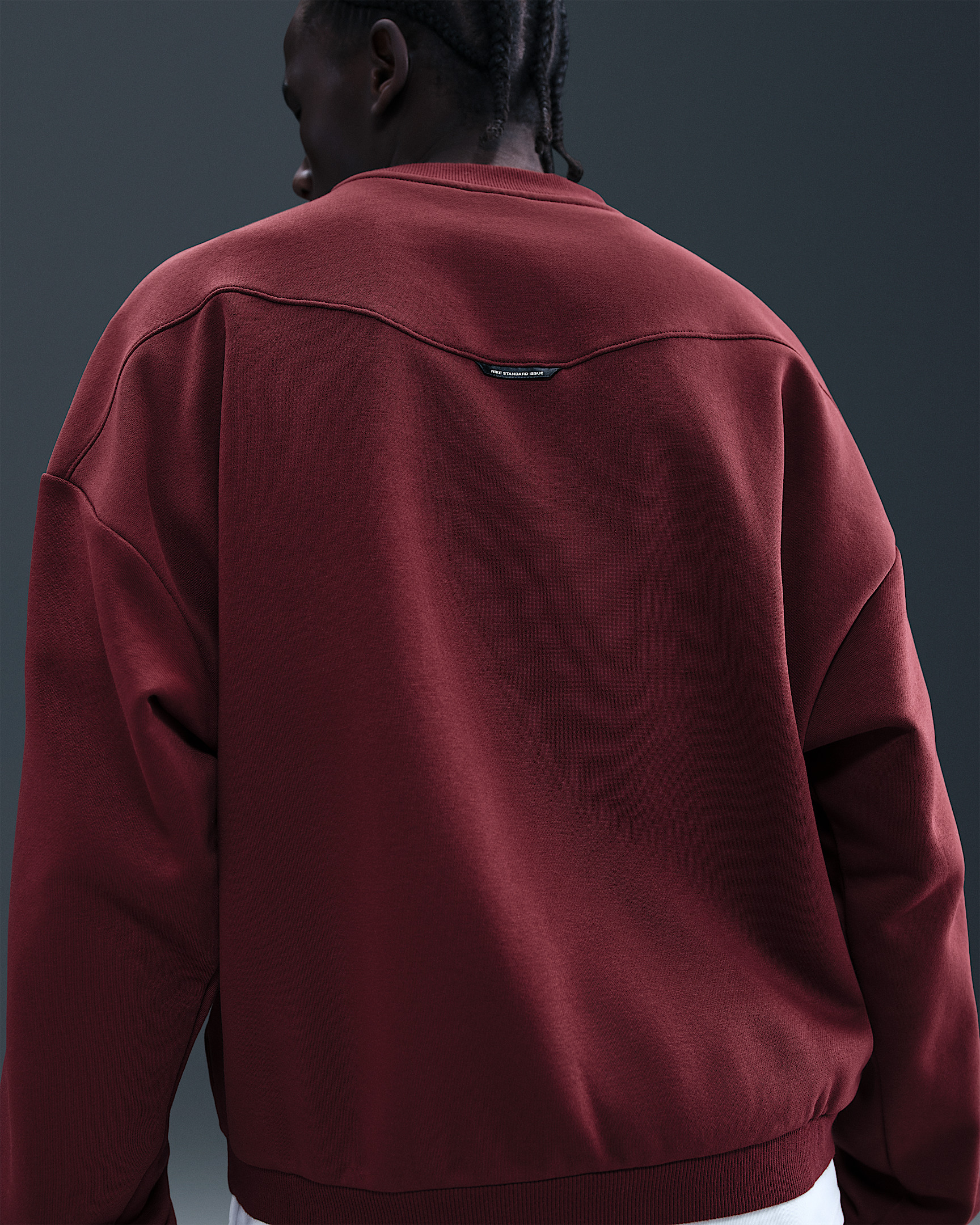 Nike Standard Issue Men's Therma-FIT Basketball Crew - 2