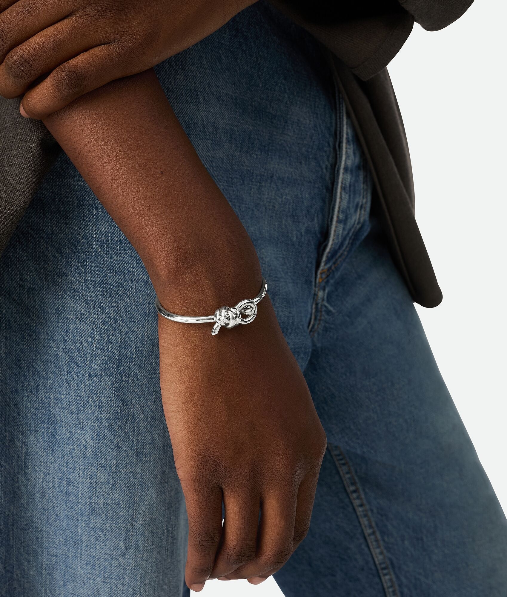 【関税込み】Bottega Veneta シルバー Knot ブレスレット Bottega Veneta® Women's Knot Bracelet in Silver. Shop online