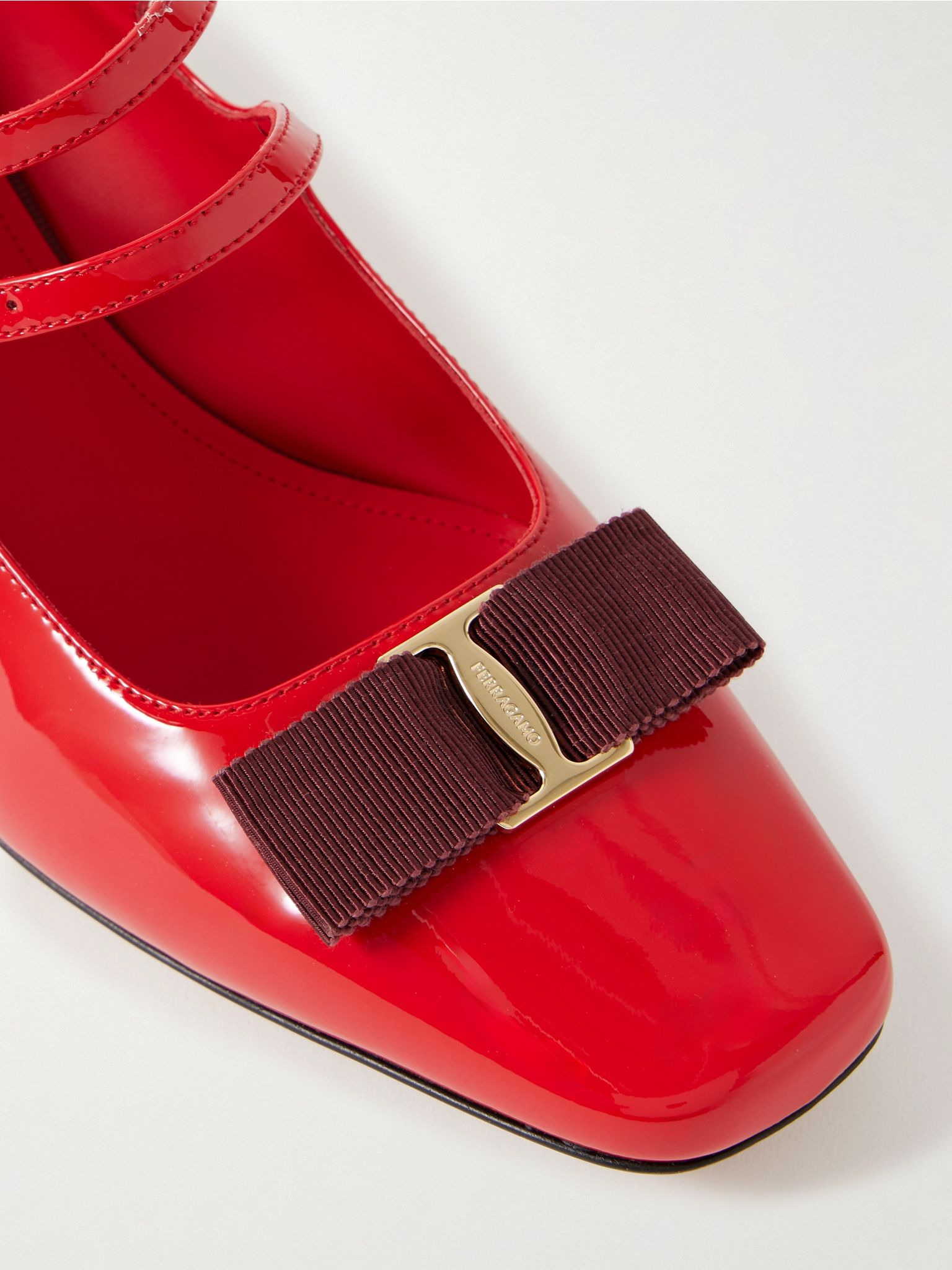 Vara bow-embellished patent-leather Mary Jane pumps Red - 4