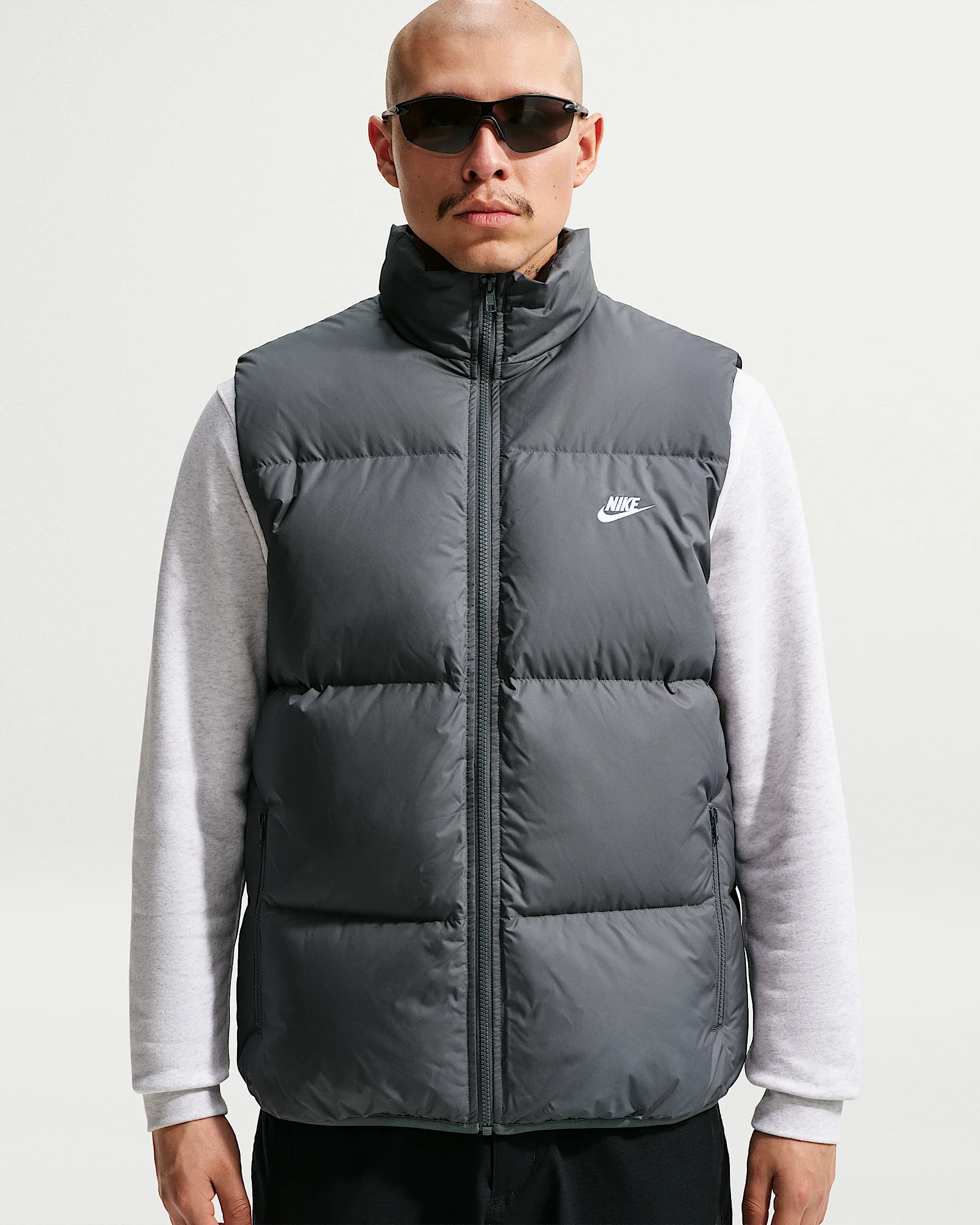 Nike Sportswear Club Men's Therma-FIT Puffer Vest - 1