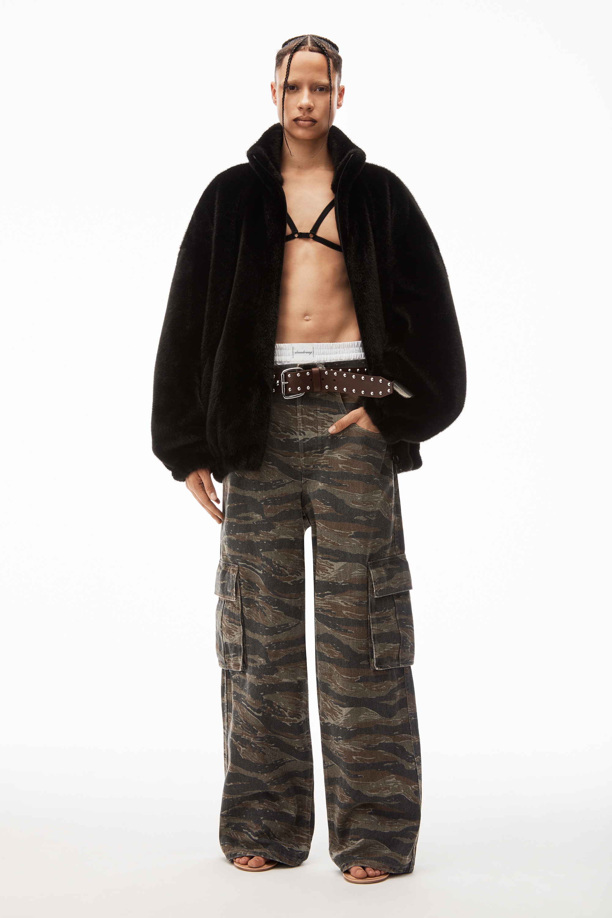 camo bagged out pocket jean in denim - 2