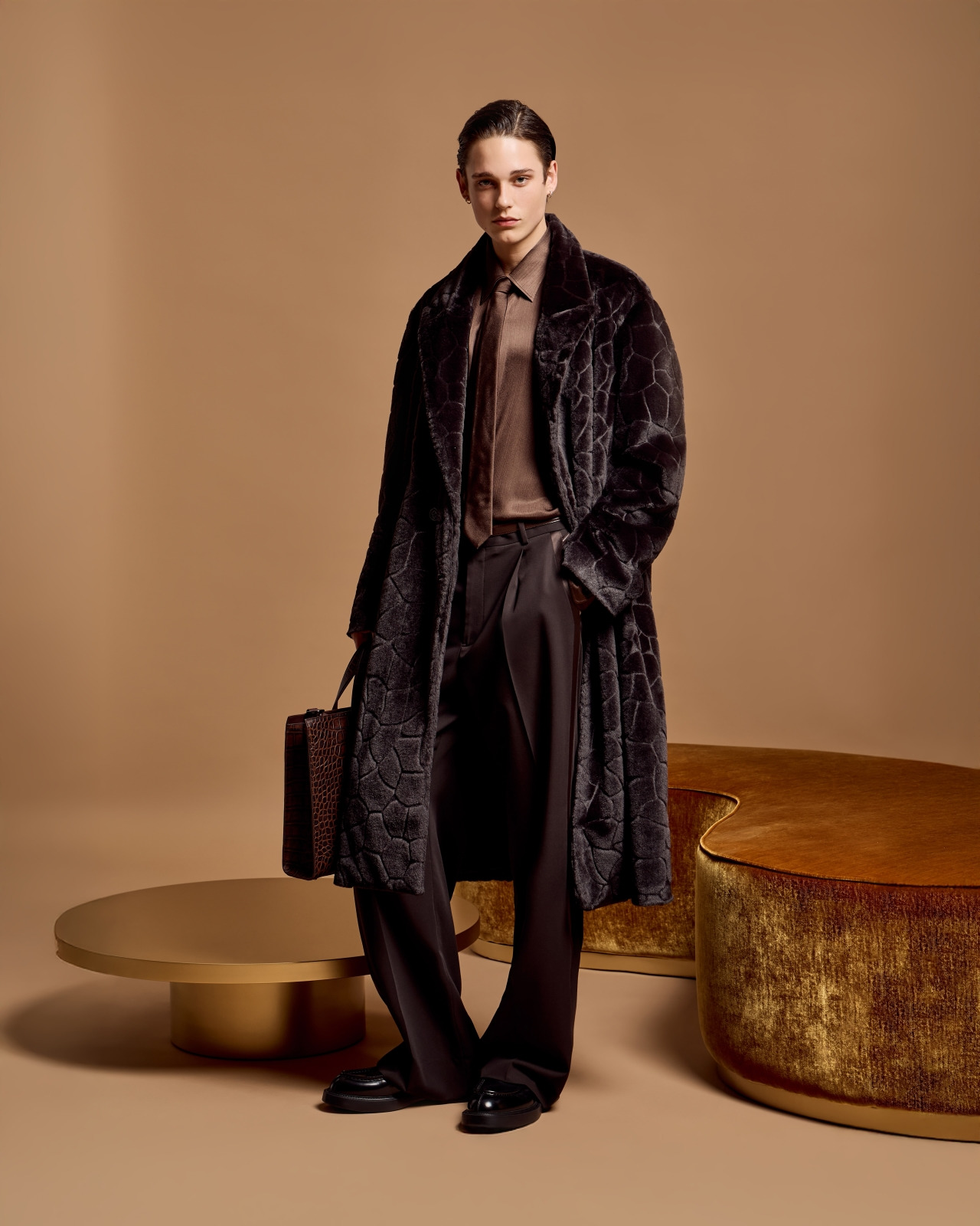 SINGLE-BREASTED COAT IN FAUX FUR WITH A CROCODILE INTARSIA - 6