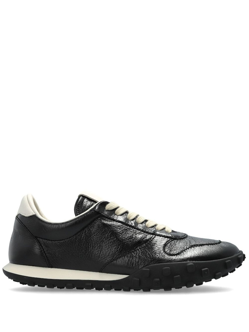 low-top sneakers 1
