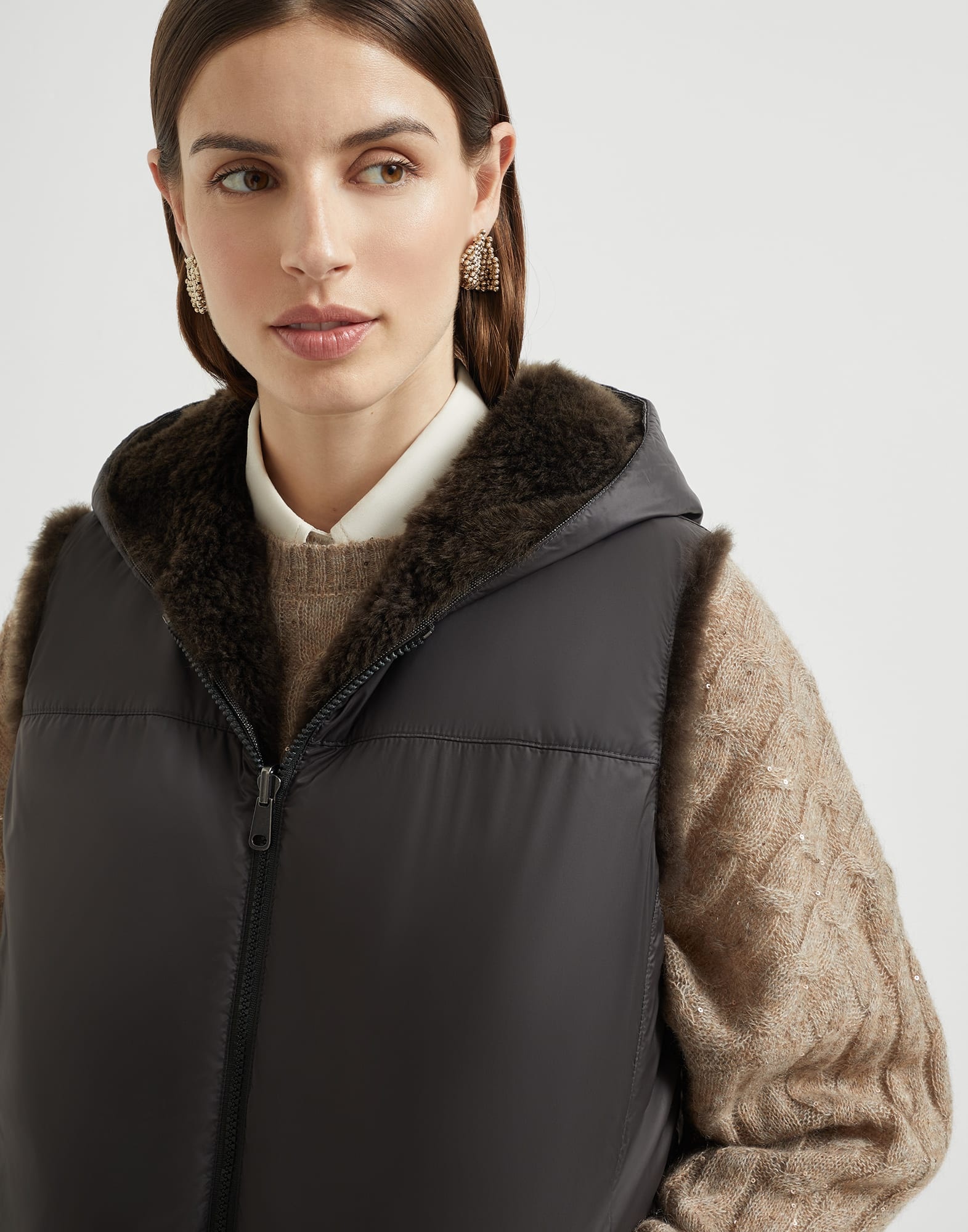 Cashmere shearling reversible hooded vest with precious trim - 3