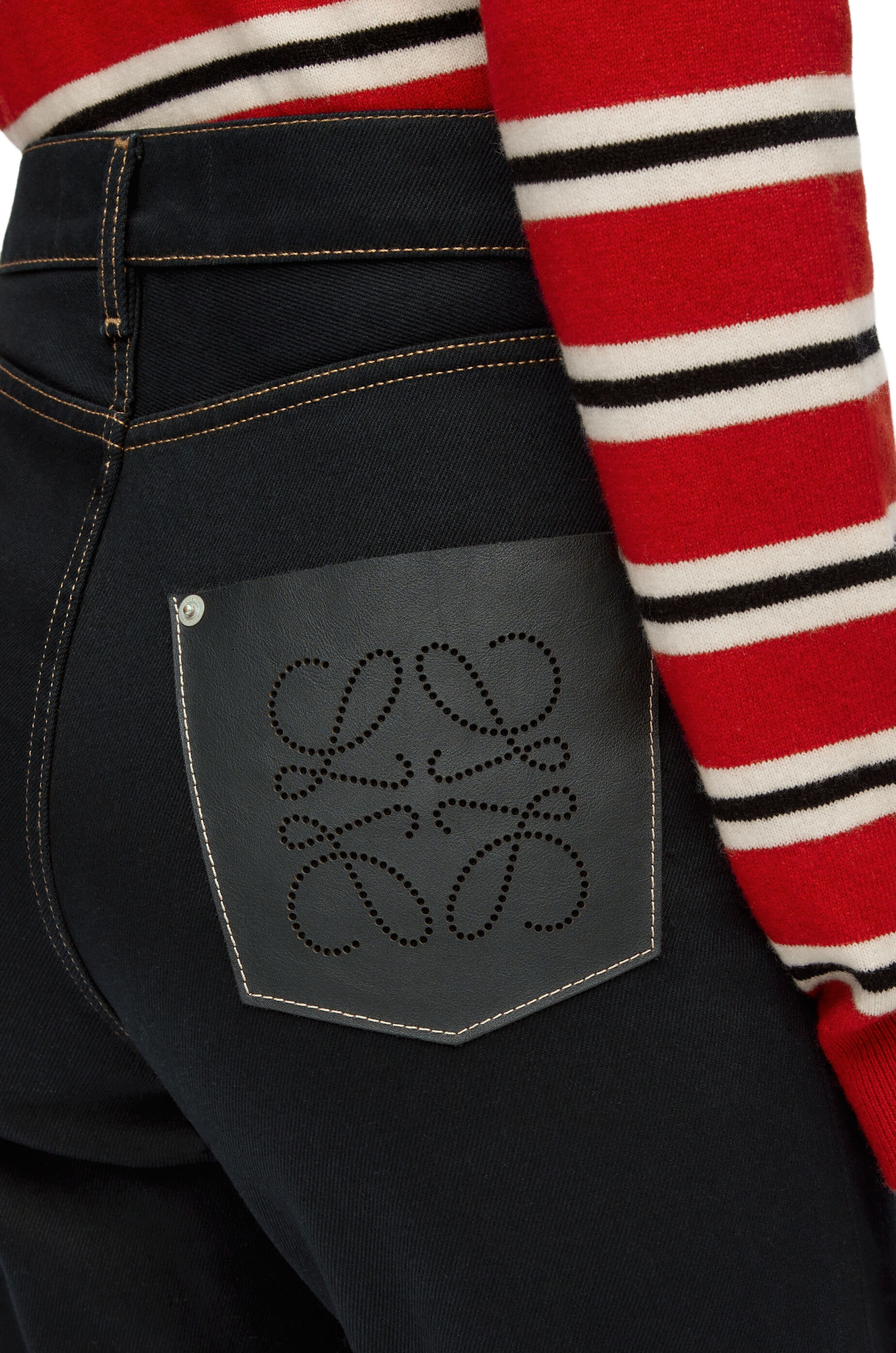 Anagram pocket tapered jeans in denim - 5