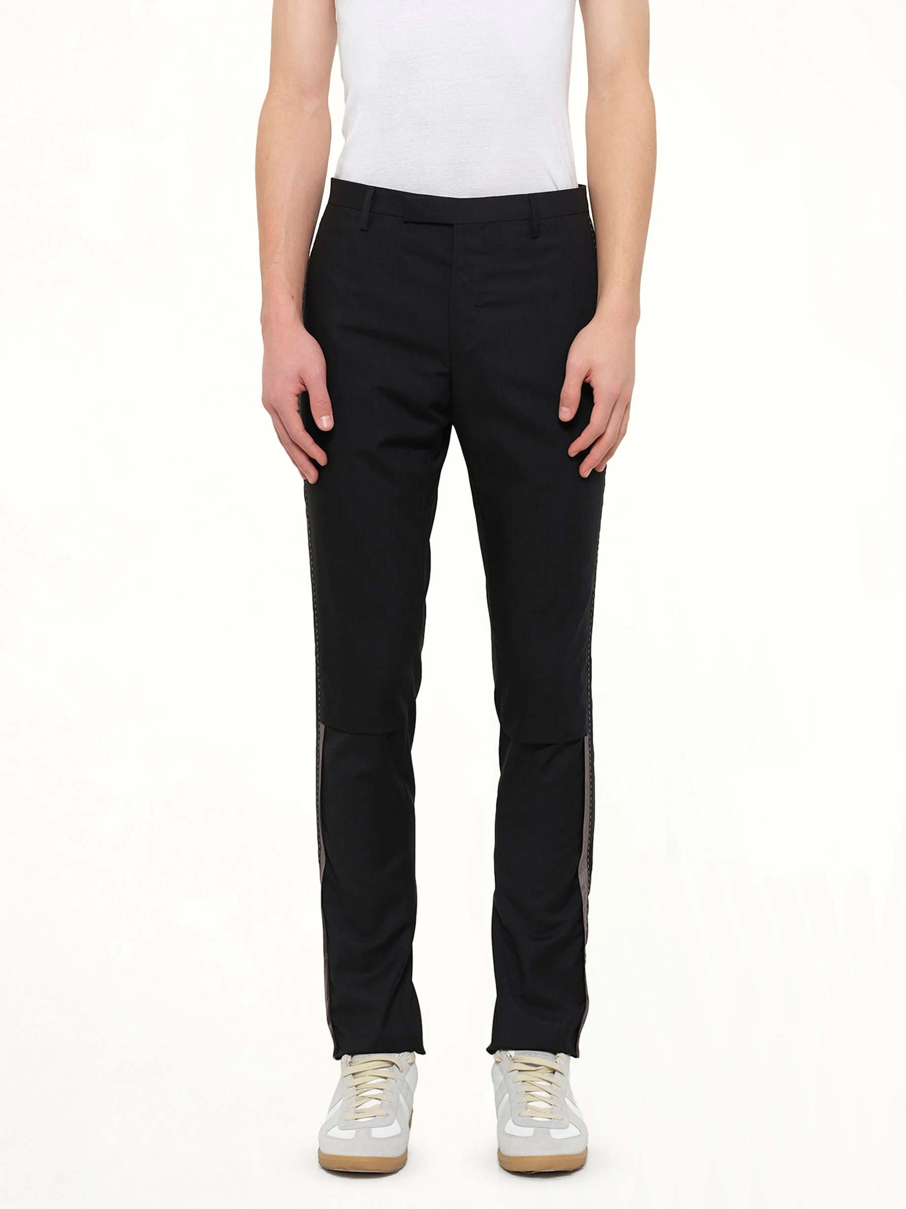 Insideout Look Pants in Black - 1