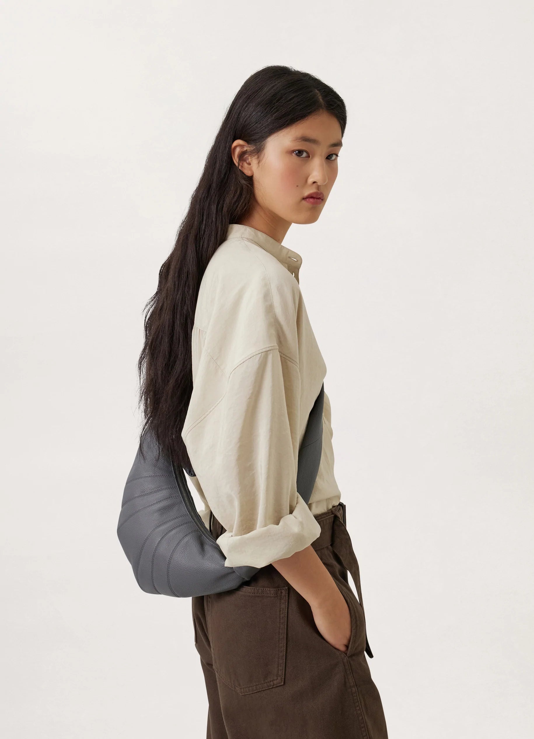 SMALL CROISSANT BAG
SOFT GRAINED LEATHER - 6