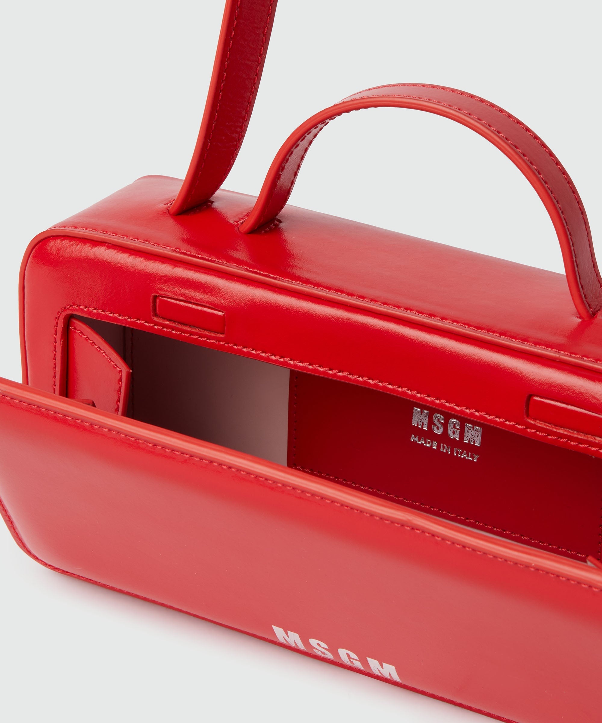 Small red shiny leather baguette bag - 4