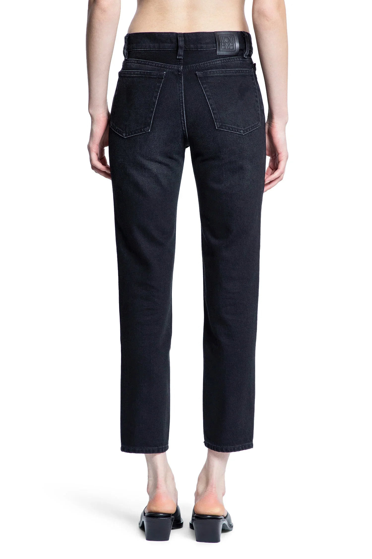 Low-Taper-Jeans - 3