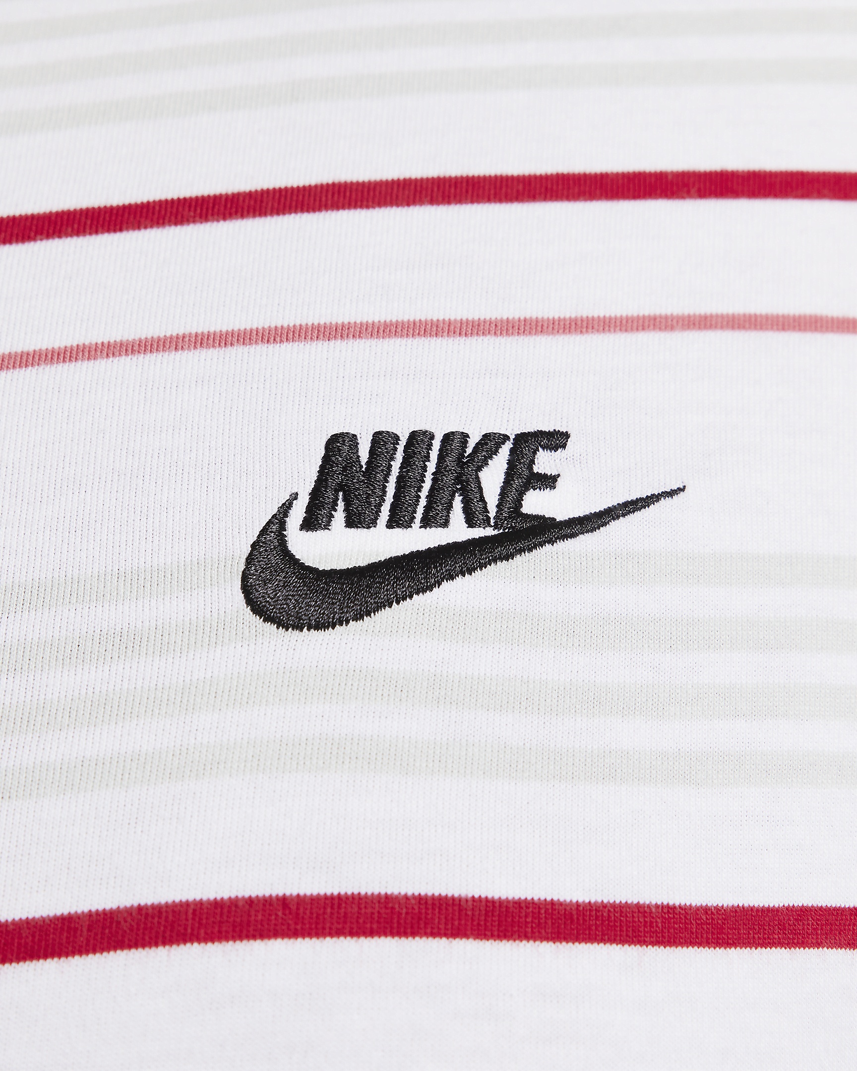 Nike Sportswear Men's T-Shirt - 8