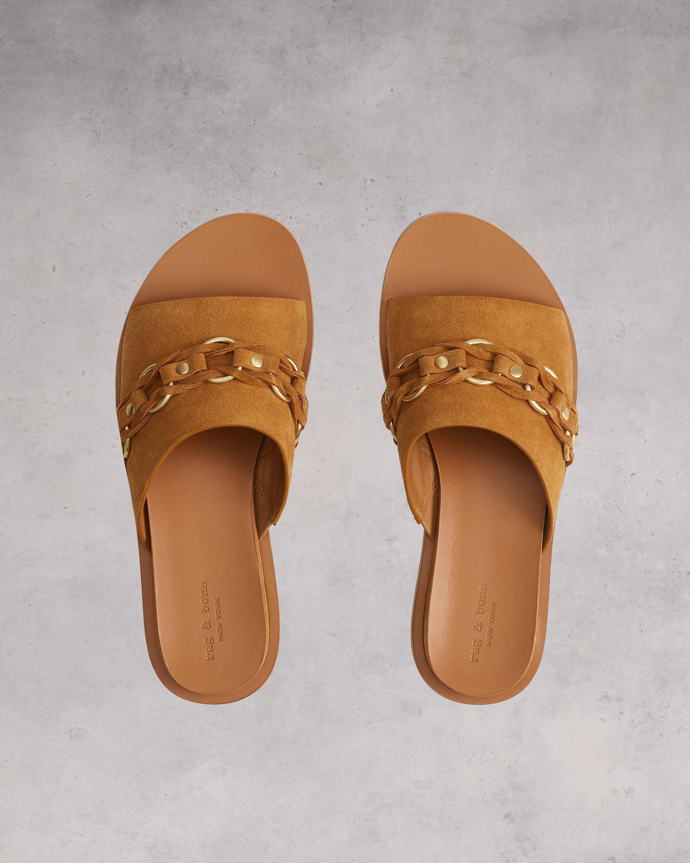Beau Chain Sandal - Suede
Flat Sandal - 4