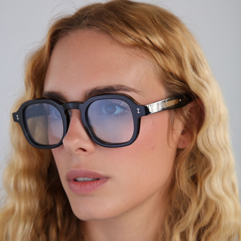 illesteva Washington Sunglasses outlook