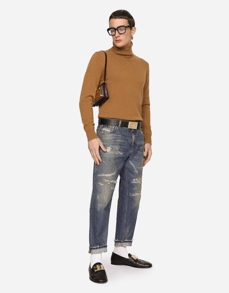 Loose mid blue jeans with stitched rips - 5
