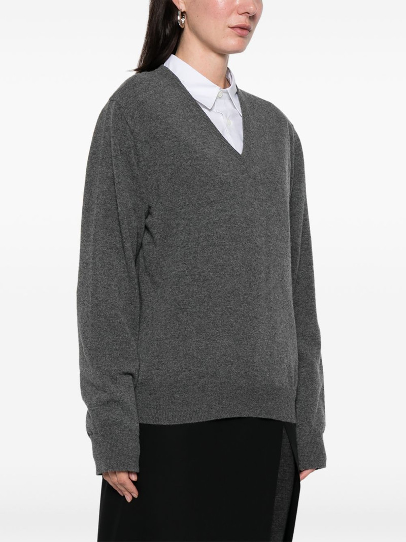 V-neck sweater 3